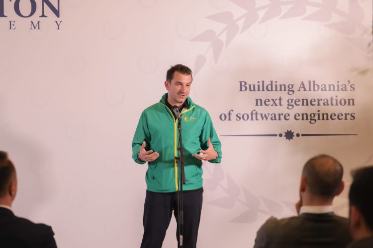 Hoxton Academy ”graduates the first engineers in Information Technology, Veliaj: Our challenge, to have 10 thousand coders in Tirana