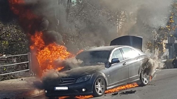 The vehicle caught fire while walking in Gjirokastra, it is suspected due to the defect