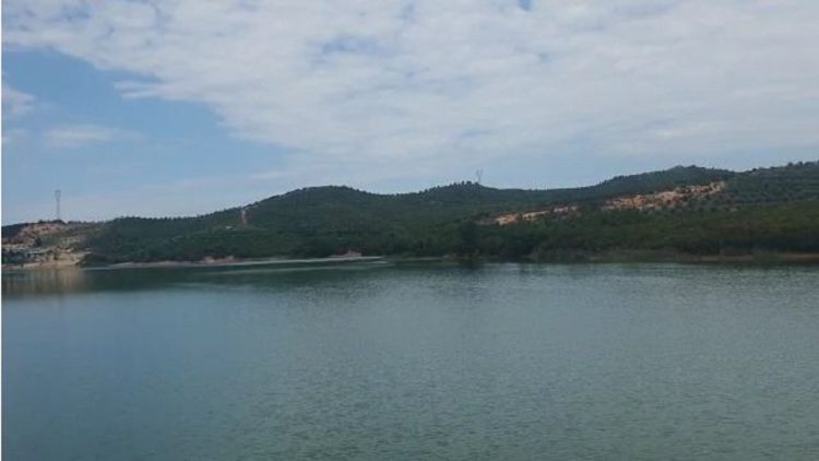 The vehicle sinks in the reservoir of Çekrezë / Two young people are taken out without life