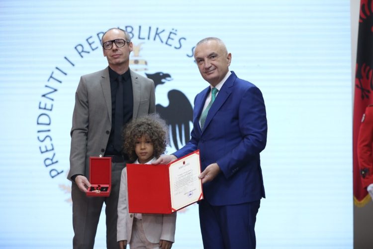 Artist Hueyda El Saied honored with the title “Grand Master”
