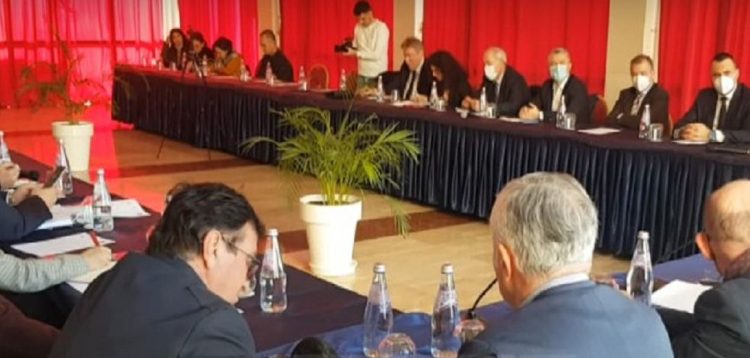 Durrës lawyers “surrender”, return to court after last week’s boycott