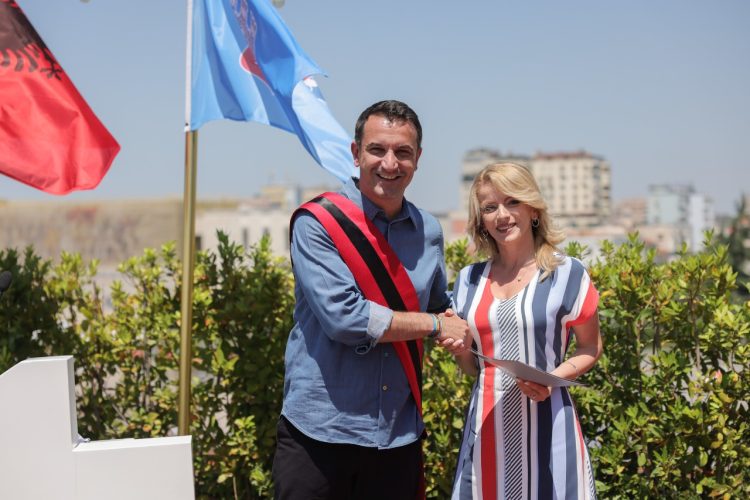 Veliaj with young Albanian citizens: We should not create populist divisions between Albania and Kosovo