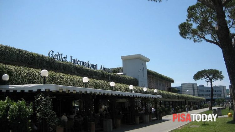 He thought he “threw” it but the police were waiting for him as a guest!  The 27-year-old Albanian is arrested at the Italian airport for drug trafficking