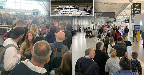 ‘Bodies lying on the ground like after a massacre’ / Drastic flight cancellations let Britons sleep at airports (photos)