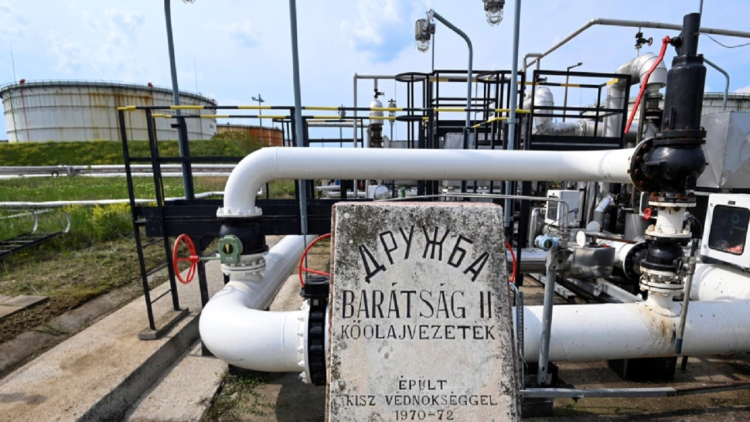 Russia has earned 93 billion euros from oil exports since the start of the war