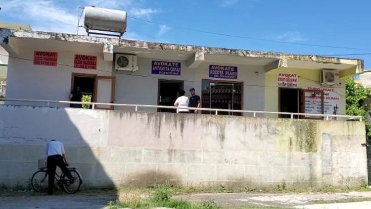 Against the new court map / Lawyers of Fier, Korça and Kurbin announce boycott of hearings