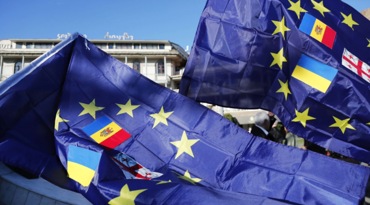 Candidate status for Ukraine and Moldova, ‘crucial moment’ for EU
