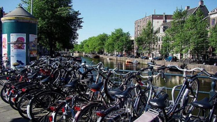 Habit Holland, more bicycles than residents