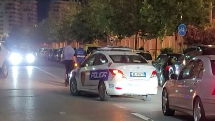 He intentionally injured the police officer / Durrës, the perpetrator was caught, he fled from the police because he was carrying a weapon