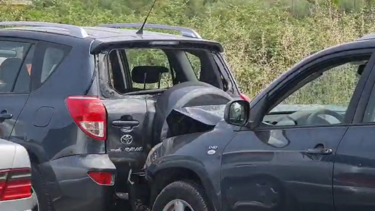 Triple accident in Fier, causing long traffic queues