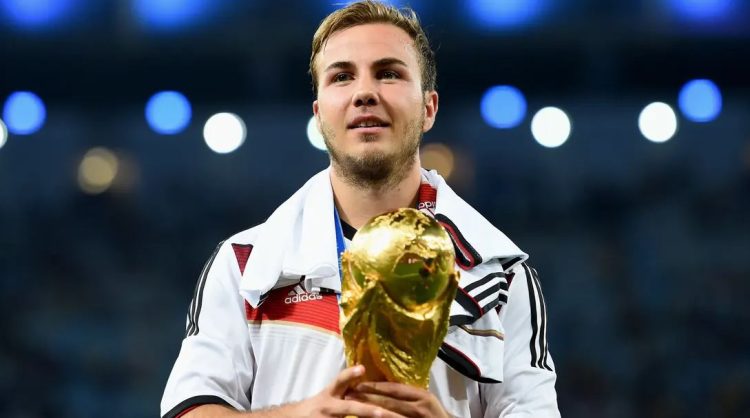 The special clause allows him to leave, Mario Goetze close to transfer to Portugal