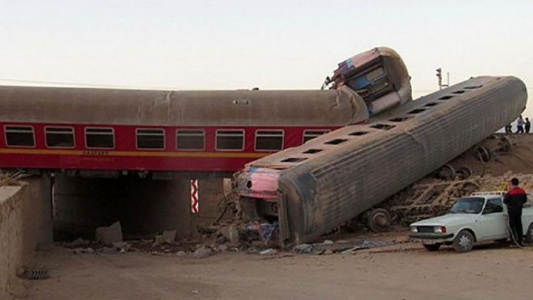Tragic / The train derails dozens killed and injured in Iran