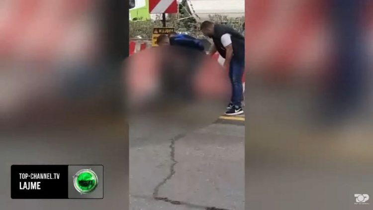 Exclusive / Bleeding with a broken limb, the first moments after the explosion of tritol, the 27-year-old is assisted by passers-by (Video)