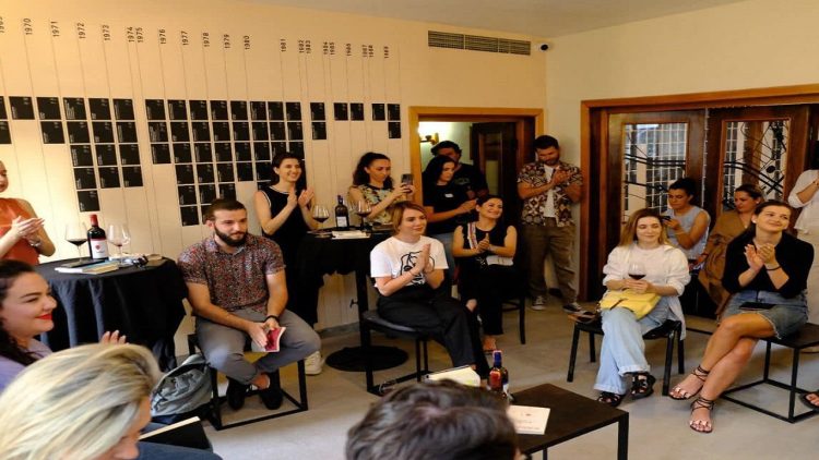 Tirana Book Festival starts, young people enjoy the poetic night at Studio Kadare