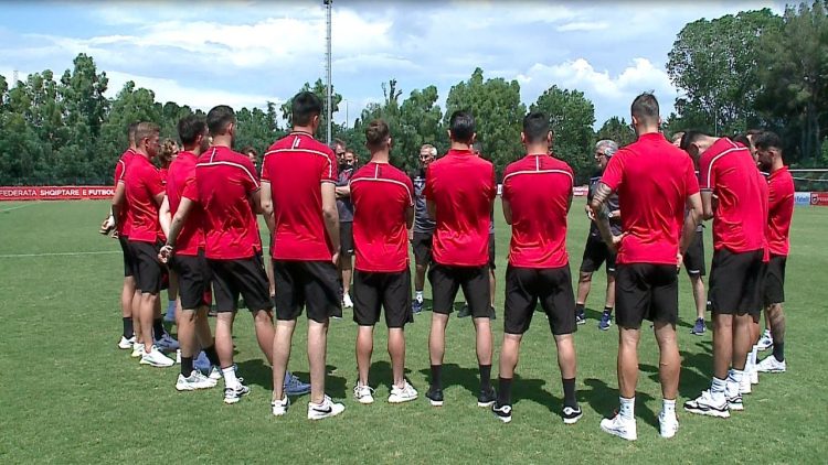Challenge with Estonia / National team with new players for the friendly