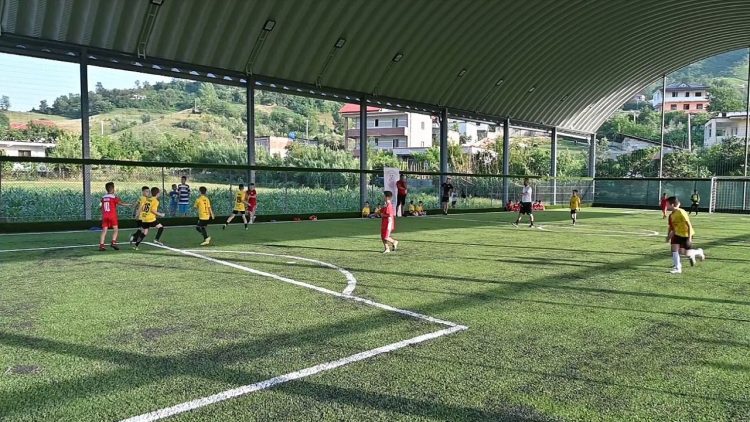 New football fields are inaugurated in Kombinat, Veliaj: Despite political convictions, let us work together for Tirana to move forward