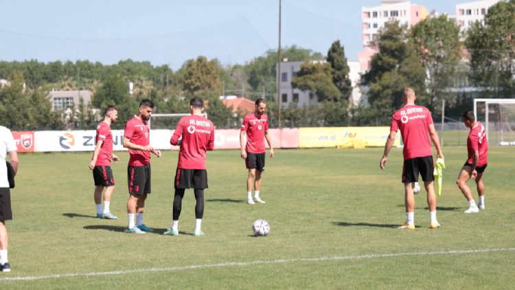The national team is looking for the first place, starts the preparations for the match with Iceland and Israel