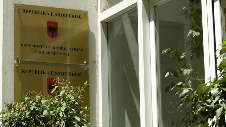 Phone list investigation / Three million Albanian numbers sold online