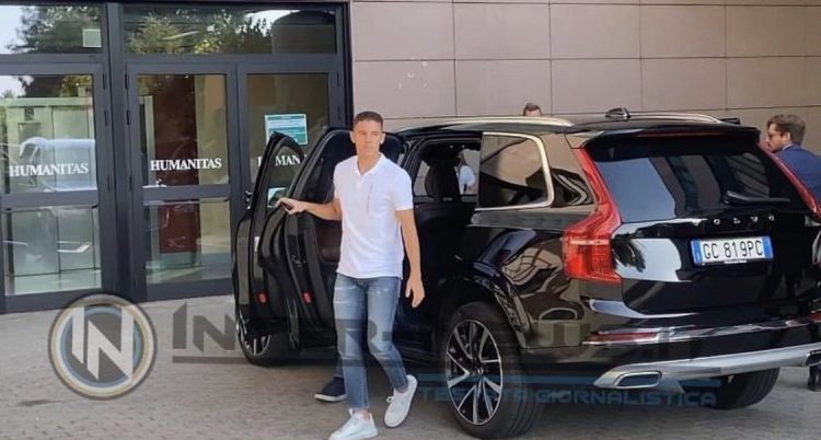 Kristjan Asllani lands in Milan for medical tests