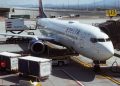 The airline offers passengers $ 10,000 to take a later flight (photos)