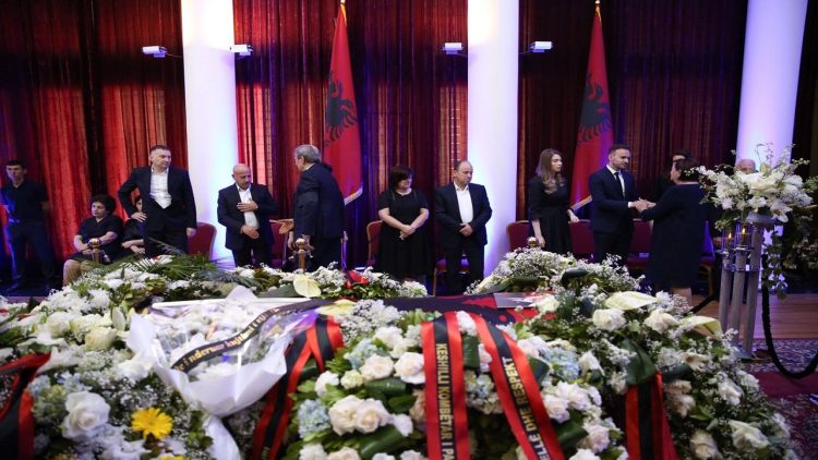 National mourning day! Tributes in honor of former President Bujar Nishani, are conveyed today in the last apartment