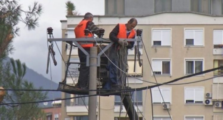 The electricity network is damaged, some areas of Tirana are left without electricity