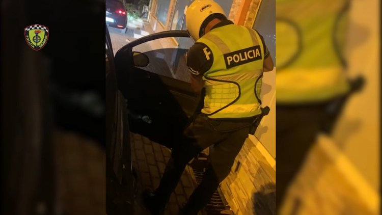 They walked with infernal speed / Three arrested and hundreds of punishments in Vlora