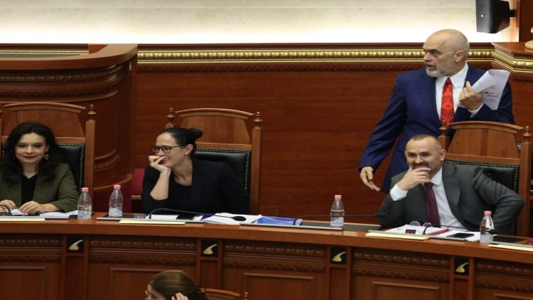 PHOTOS / What was not seen from today’s session, the moment of the ‘clash’ Rama-Nikolla