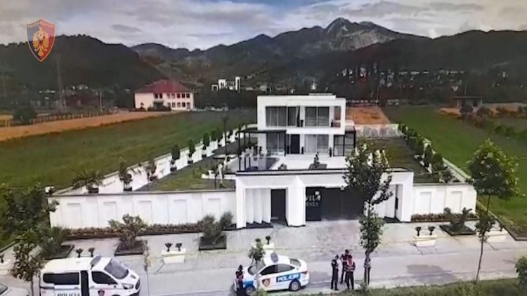5 million euros of property blocked in Elbasan / Belong to the suspect for the robbery of Rinas, Gentian Sharra