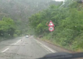 Rainstorm “invades” Librazhd, the axis where drivers must be careful of falling rocks
