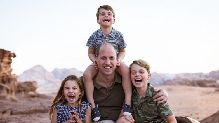 Father’s Day / Prince William brings the family card with George, Charlotte and Louis