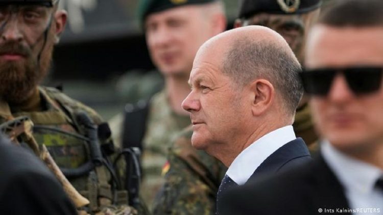 DW: Olaf Scholz is under pressure