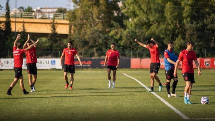 Prague Estonia / Reja invites the defense talent, joins the red and blacks