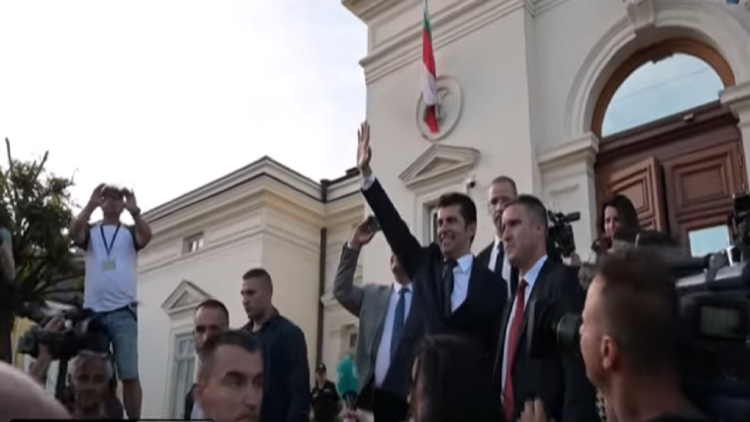 There is still hope for Bulgaria, talks begin: Avoid early elections!