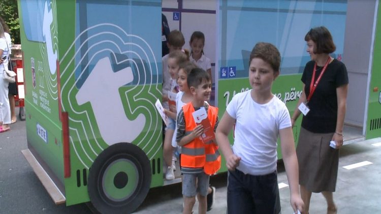 Urban transport / Campaign of the Municipality of Tirana to inform primary school children