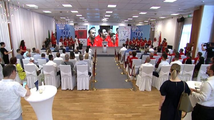 Albania ready for the Mediterranean Games “Oran 2022”, the national team receives the Flag, Veliaj: We continue investing in sports, in the capital over 70 sports gyms
