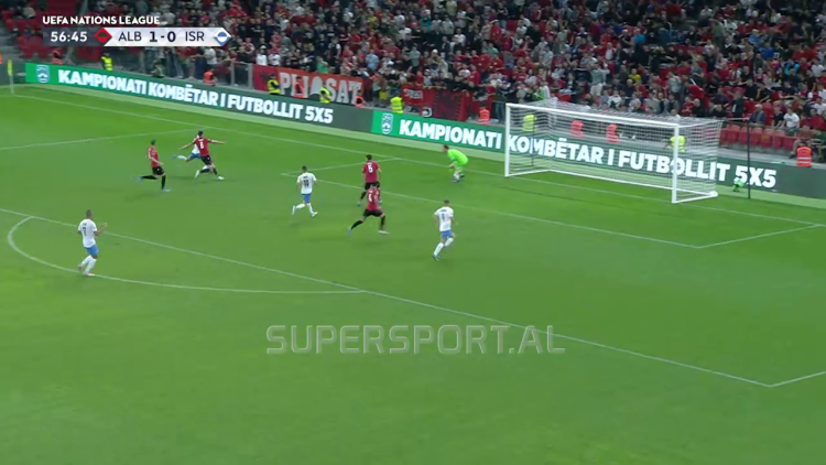 Badly placed defense, Israel restores balance with a counterattack