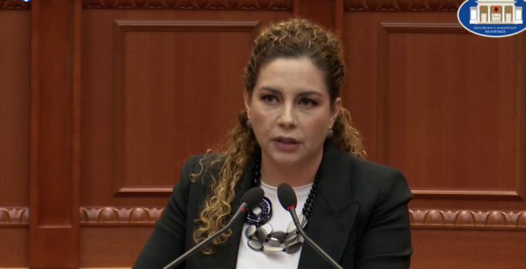 Xhaçka responds to the accusation of the DP / The Minister protects her husband and her political family
