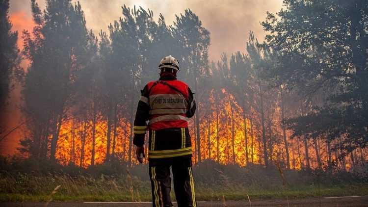 Heat wave/ The number of evacuations increases, fires are spreading even more in the Mediterranean