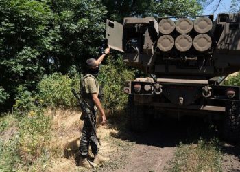 Buildings and port in Odesa and Mykolaiv are attacked, three dead