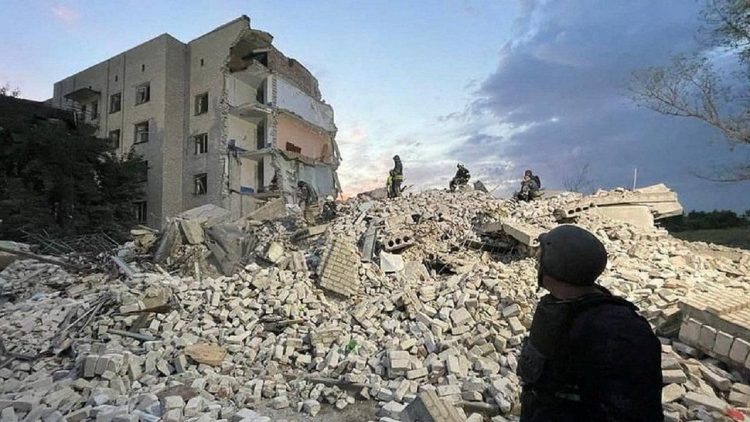 Russians attack city in Donetsk, at least 15 dead