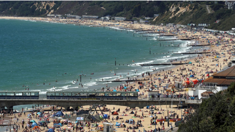 The hottest day of the year in Britain / Temperatures are expected to reach 33 degrees C
