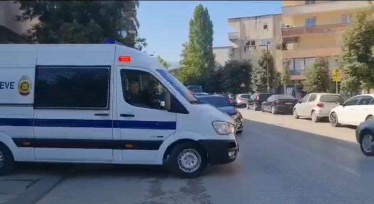 He lost control of the dinghy and hit two vacationers in Jalë, action is being taken against the 37-year-old
