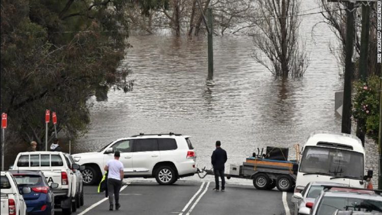 Massive flooding and strong winds, thousands of residents evacuated in Sydney