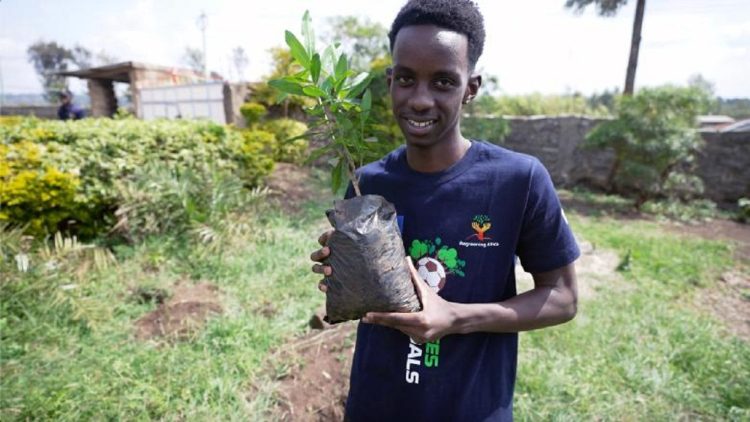 Planting 11 trees for every goal he scores, the amateur footballer from Kenya surprises the world with his gesture