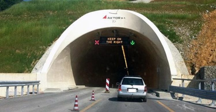 The vehicle catches fire while walking near the Skrfica tunnel, what is suspected