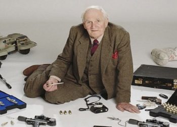 Desmond Llewelyn’s James Bond archive goes up for auction for $12,000