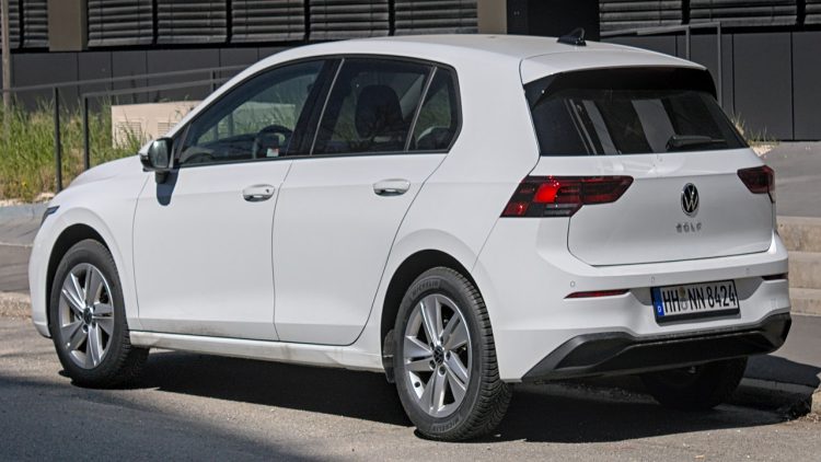 He sold “Volkswagen” several times, the 25-year-old is arrested for fraud
