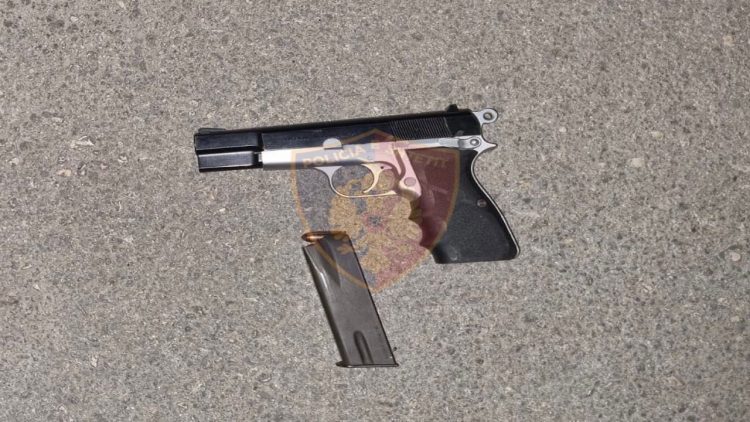 He was driving around with a firearm in his car, the 23-year-old man was arrested along with two other people in Vlora