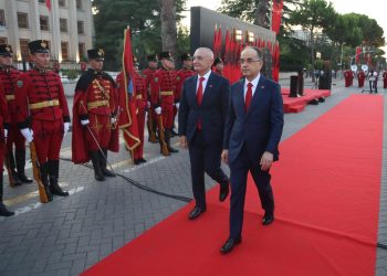 PHOTOS/ The oath of President Bajram Begaj, the ceremony on the boulevard, was attended by prominent academics, diplomats and politicians